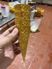 Una macchina commerciale automatica piena del creatore del cono della cialda del gelato di 71 piatto bollente (9m lunghi)