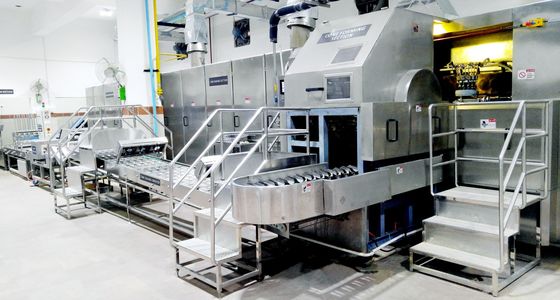 Una macchina commerciale automatica piena del creatore del cono della cialda del gelato di 71 piatto bollente (9m lunghi)